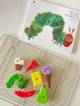 Load image into Gallery viewer, THE VERY HUNGRY CATERPILLAR SET 🐛